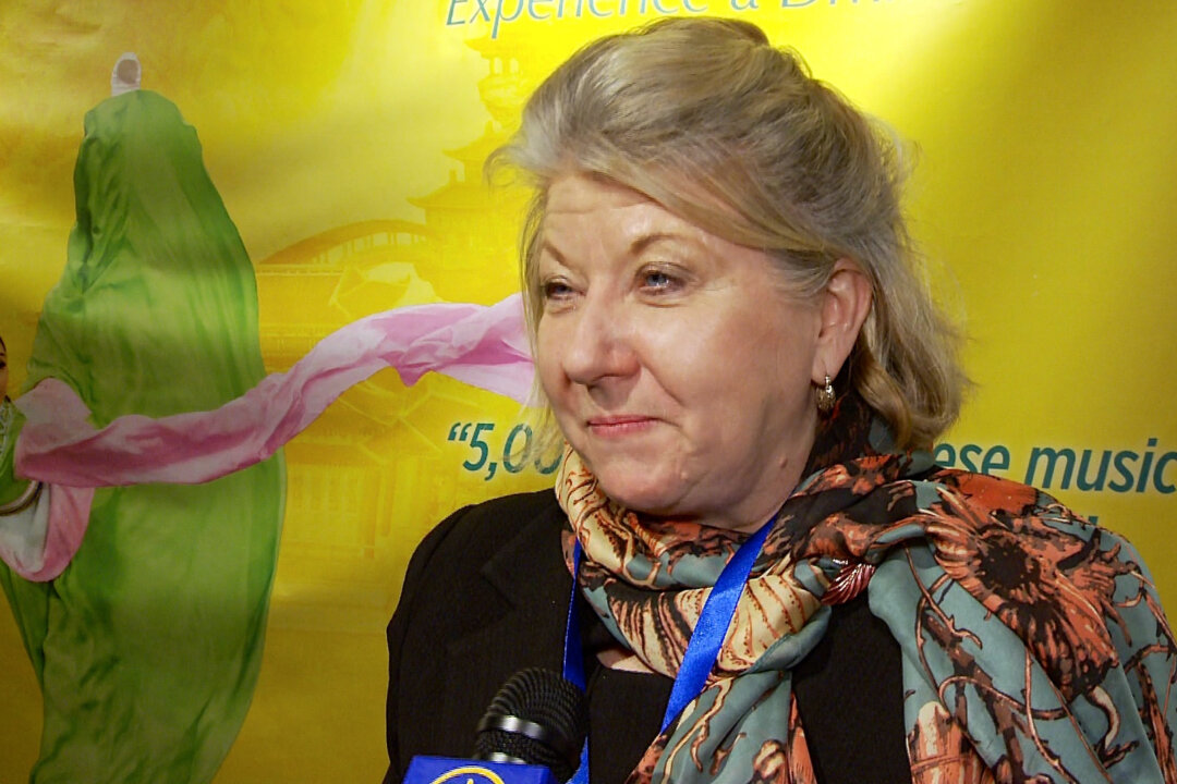 Businesswoman, musician, and former MP Lois Brown described Shen Yun Performing Arts as “amazing to watch” after taking in the performance on opening night at the Sony Centre on April 21, 2016. (NTD Television)