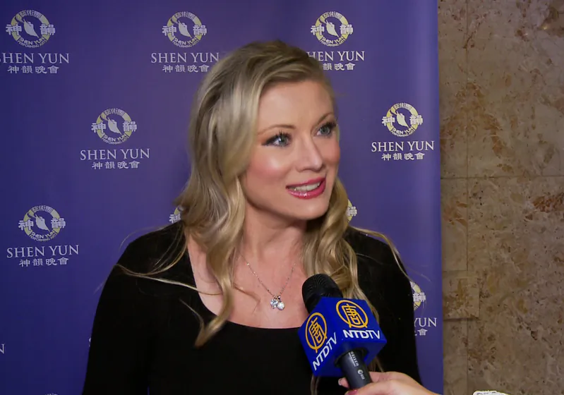 TV host Stacey Simon at the Shen Yun performance at the Sony Centre for the Performing Arts on April 23, 2016. (NTD Television)