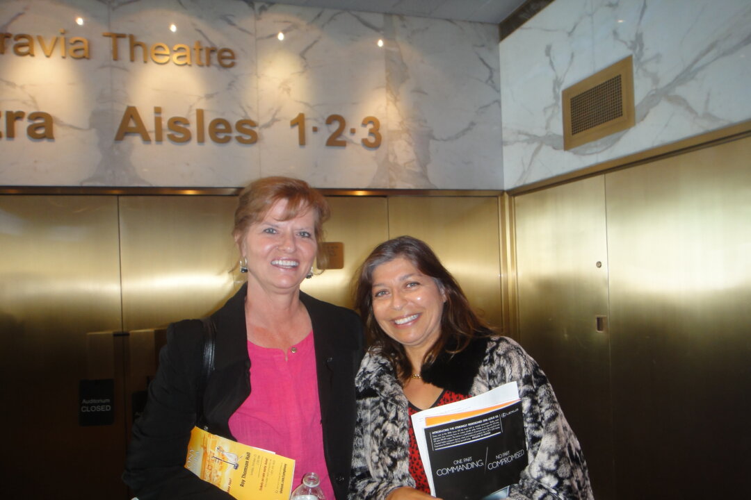 Paula Mitchell and Amira Khalil at the Shen Yun Performing Arts matinee show at the Sony Centre in Toronto on April 23, 2016. (Dongyu Teng/Epoch Times)