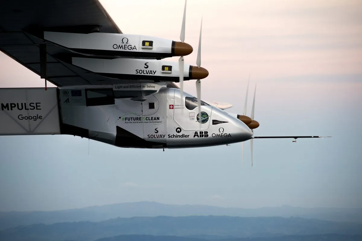 Solar Impulse 2 flies over San Francisco on April 23, 2016. (AP Photo/Noah Berger)