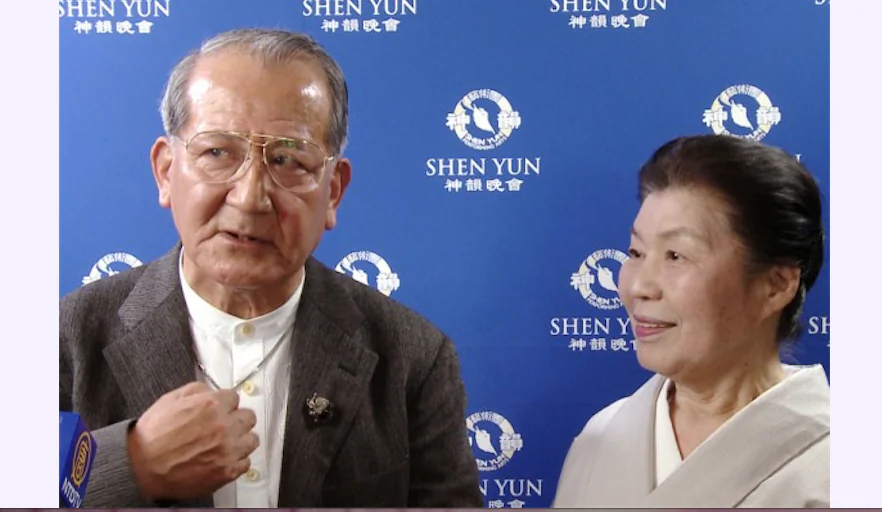 Hashimoto Kumakichi and his wife are captivated by Shen Yun at Amagasaki cultural Center on April 22, 2016. (Courtesy of NTD TV)