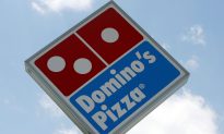 Domino’s Delivers Pizza to Man on Train