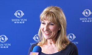 Art Historian Feels Very Lucky to Attend Shen Yun