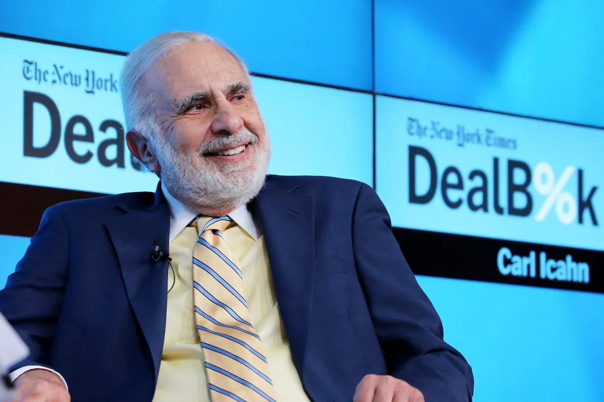 Chairman of Icahn Enterprises Carl Icahn participates in a panel discussion at the New York Times 2015 DealBook Conference at the Whitney Museum of American Art in New York on Nov. 3, 2015. (Neilson Barnard/Getty Images for New York Times)
