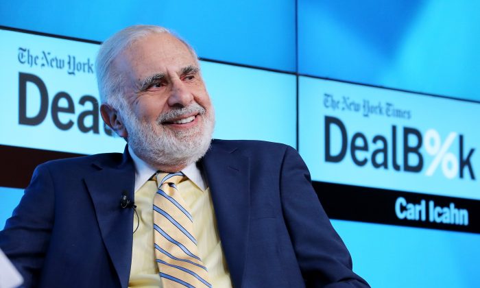 Chairman of Icahn Enterprises Carl Icahn participates in a panel discussion at the New York Times 2015 DealBook Conference at the Whitney Museum of American Art on November 3, 2015 in New York City.  (Photo by Neilson Barnard/Getty Images for New York Times)