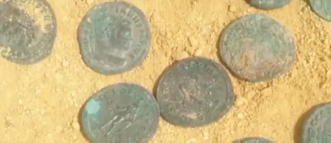 Workers Find 1,300 Pounds of Ancient Roman Coins in Spanish Town of Tomares
