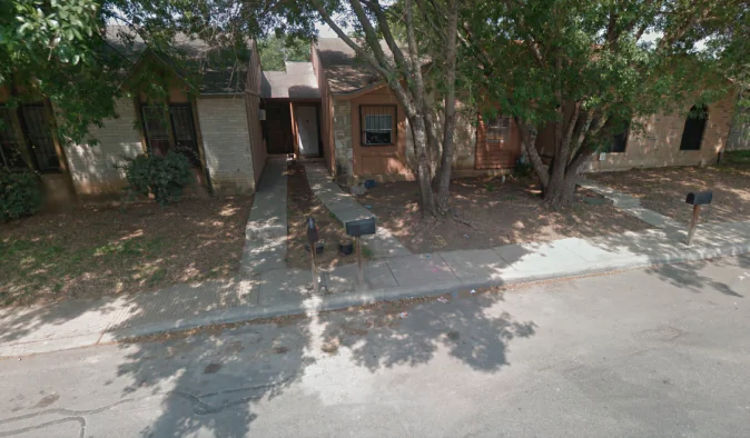 Texas Police Discover 2 Children Tied Up in Backyard, 6 More Inside, No Parents Home