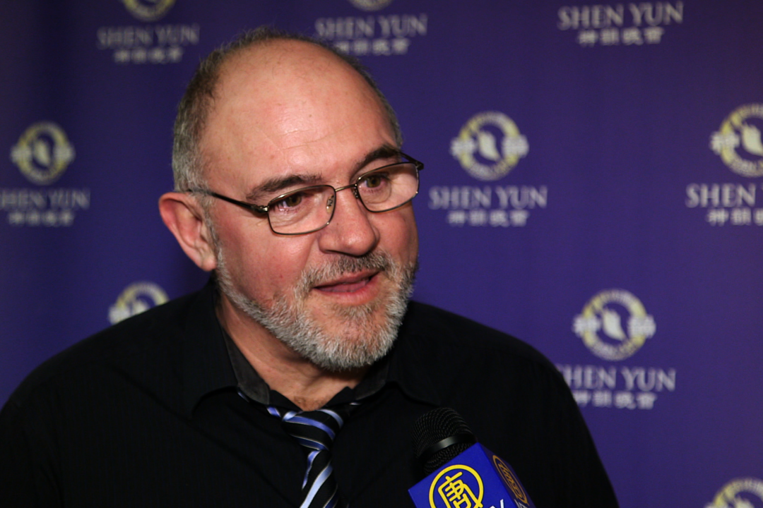 
Chris Grouve at the Shen Yun performance at the Place des Arts in Montreal on Apr. 30, 2016. (NTD Television)
