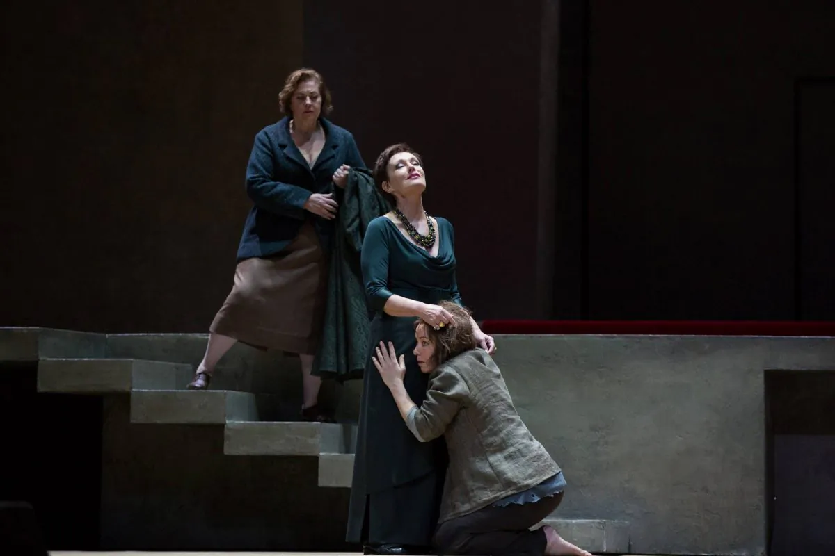 Waltraud Meier as Klytämnestra and Nina Stemme in the title role of Richard Strauss's Elektra. (Marty Sohl/Metropolitan Opera)