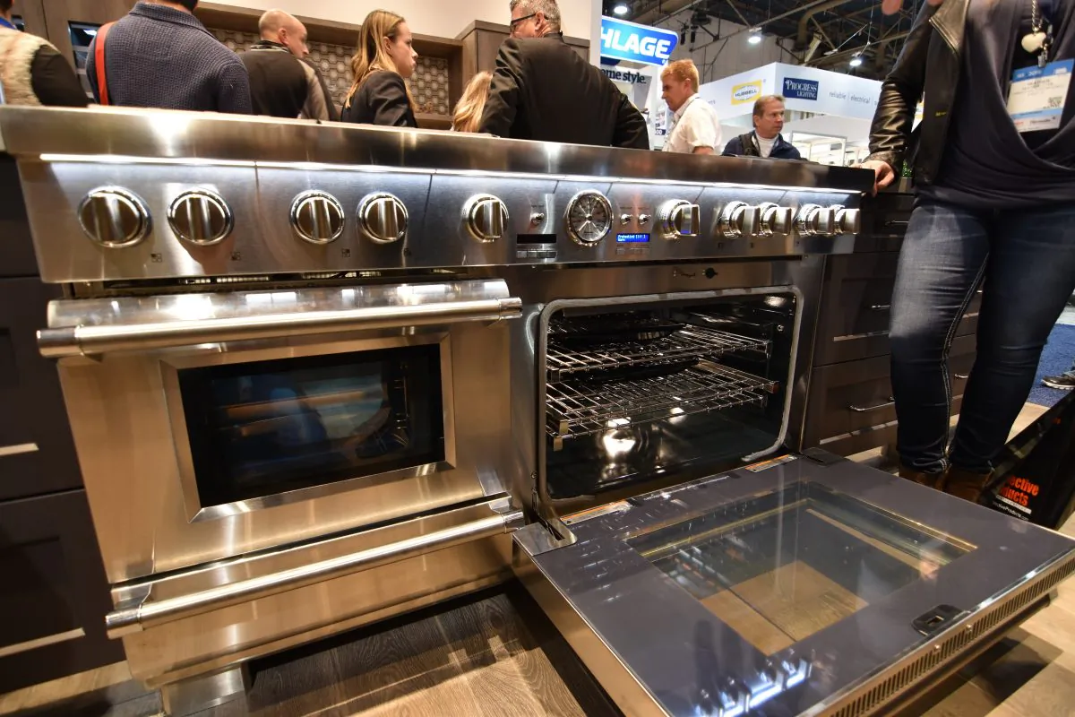 This January 2016 photo a new oven (Sam Shelanski/Karen Schwartz via AP)