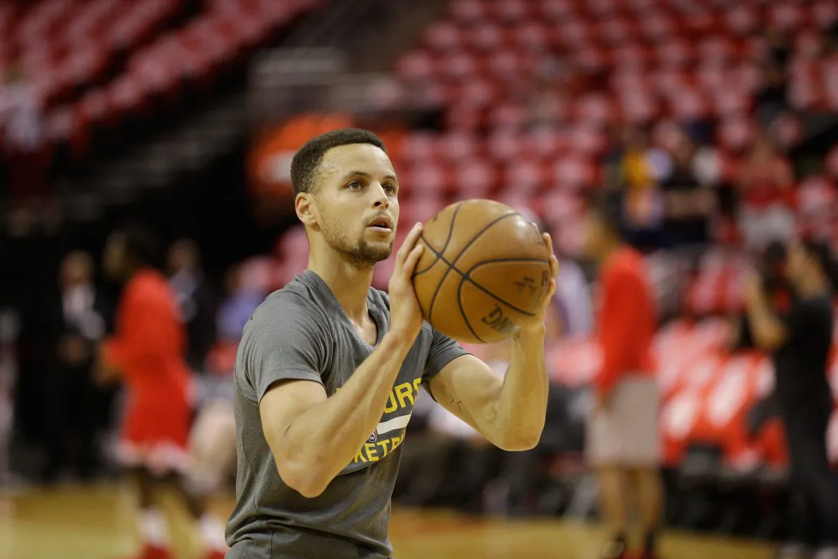 Stephen Curry hit a league-best 90.8 percent of his free throw attempts this season. (Bob Levey/Getty Images) 
