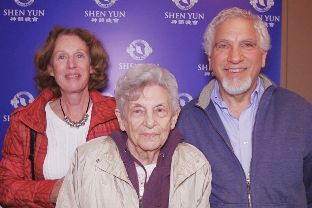 At age 90, Anita Kolber with her children at Shen Yun Performing Arts as a Mother's Day gift. At the New Jersey Performing Arts Center, on May 1, 2016. (Courtesy of NTD Television)