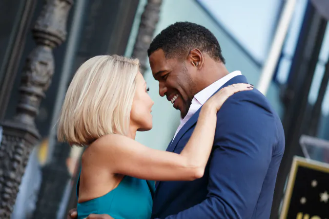 Television host Kelly Ripa (L) and Michael Strahan attend the Hollywood Walk of Fame on October 12, 2015 in Hollywood, California. (Mark Davis/Getty Images)
