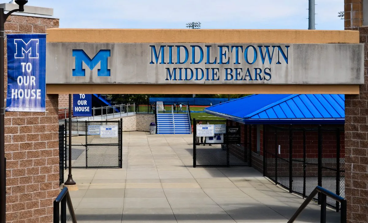 Entrance to Middletown High School sports field in Middletown, N.Y., on May 10, 2016. (Yvonne Marcotte/The Epoch Times)
