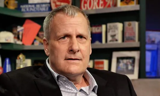 Jeff Daniels Brings out ‘Will McAvoy’ From ‘The Newsroom’ on Trump and Clinton