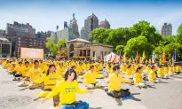 Meditation and Performances at NYC’s Union Square Celebrate 24 Years of Falun Gong