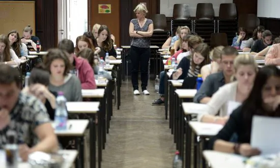 Students at Oberlin College Pushed to Abolish Midterms and Grades Below ‘C’ Amid Activism: Report