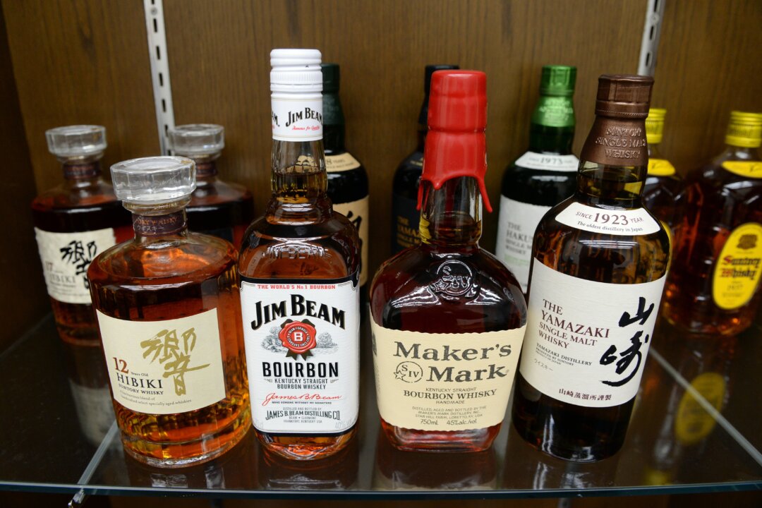 Popular Kentucky Bourbon Maker Jim Beam to Pause Production at Main Distillery