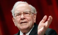 Warren Buffett Looking Into Yahoo Acquisition, While Berkshire Hathaway Buys 9.8 Million Apple Shares