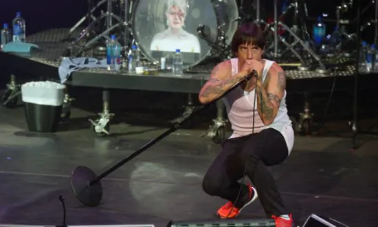 Red Hot Chili Peppers’ Anthony Kiedis Saves Baby’s Life During ‘Carpool Karaoke’