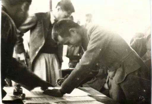 General Aung San signs the Panglong Agreement on Feb. 12, 1947. (Public Domain)