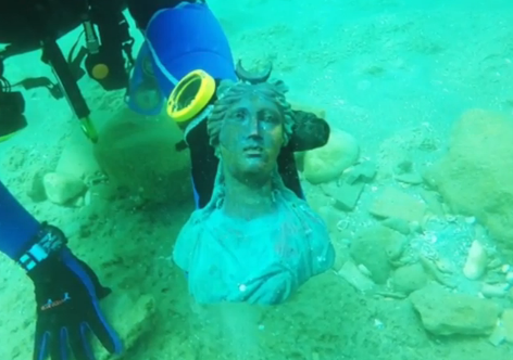 Israeli Divers Find 1,600-Year-Old Roman Treasure (Video) | The Epoch Times