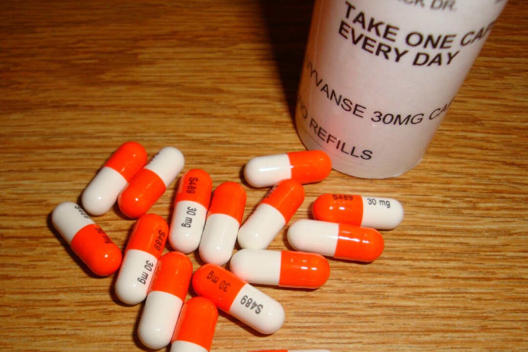 30mg capsules of Vyvanse. (Sardaukar Blackfang/Wikipedia, Public Domain)
