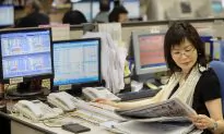 Chinese Currency Moves Signals Trouble Ahead