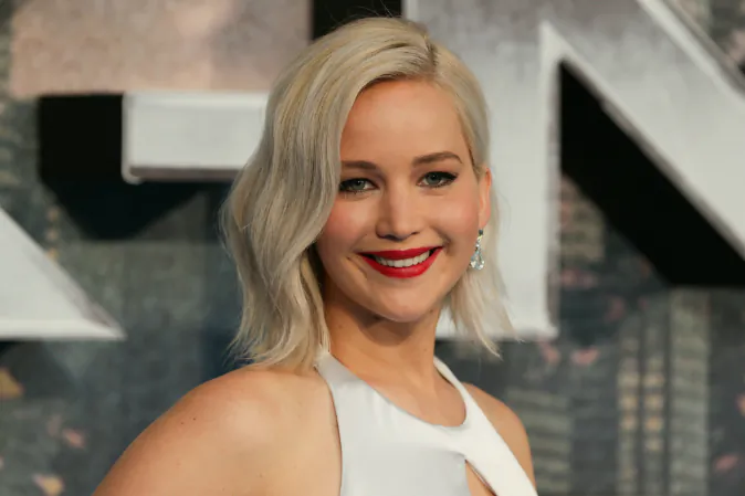 US actress Jennifer Lawrence poses on arrival for the premiere of X-Men Apocalypse in central London on May 9, 2016. (DANIEL LEAL-OLIVAS/AFP/Getty Images))
