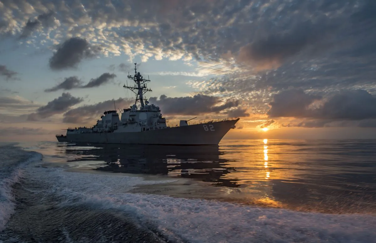 The Arleigh Burke-class guided-missile destroyer USS Lassen (DDG 82) patrols the eastern Pacific Ocean on March 10, 2016. (U.S. Navy/Mass Communication Specialist 2nd Class Huey D. Younger Jr.)