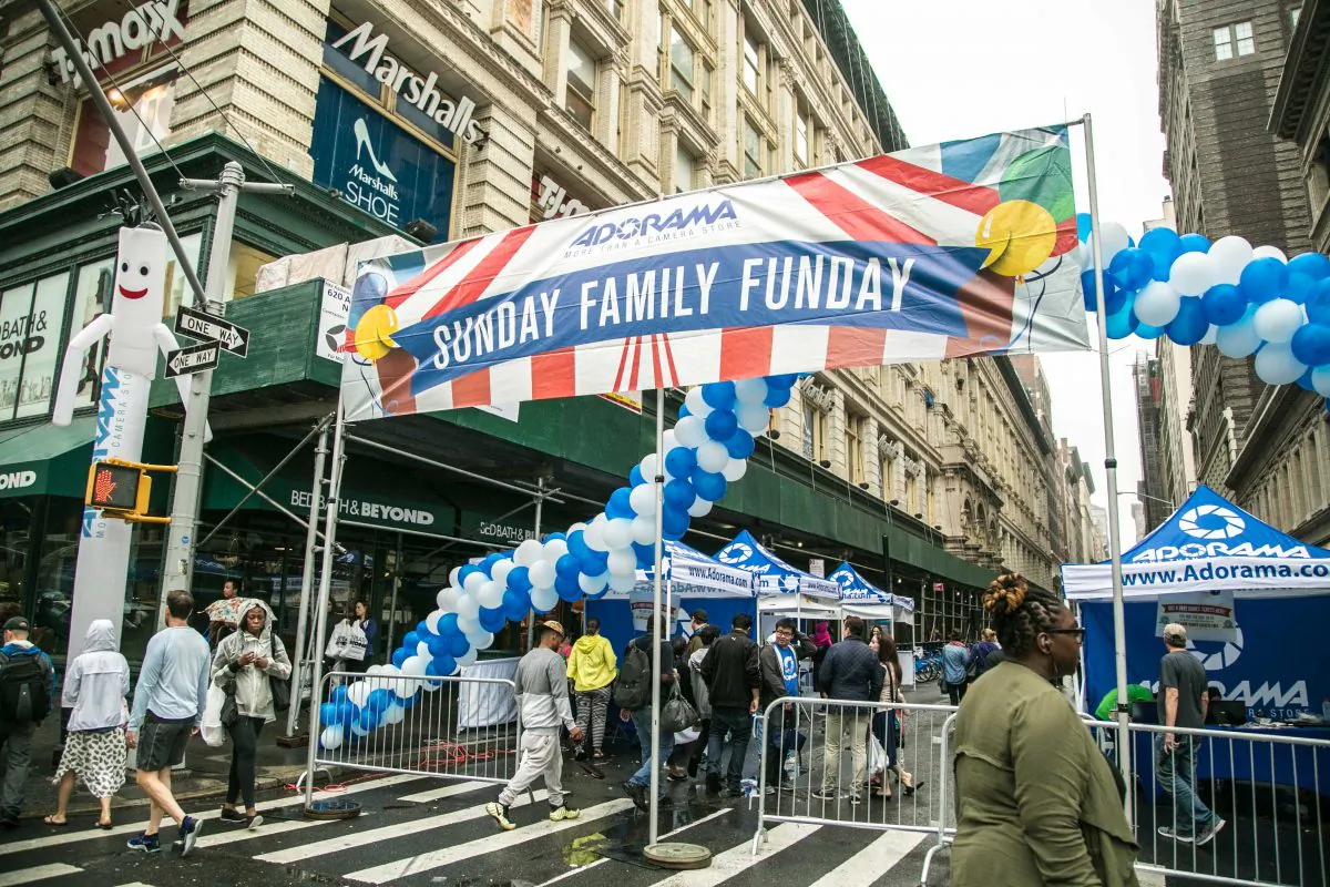 The Adorama Sunday Family Funday Street Fair in New York on 18th Street on June 5, 2016. (Benjamin Chasteen/Epoch Times)