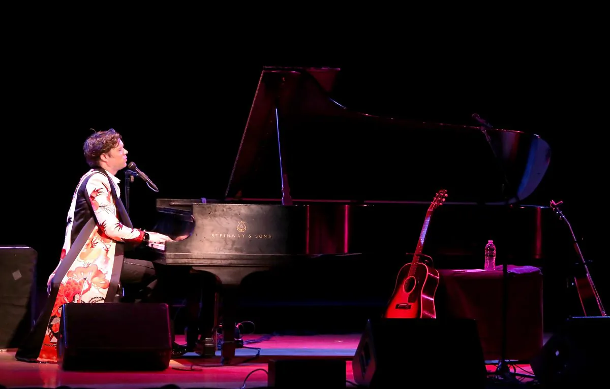 NEW YORK, NY - APRIL 15:  Musician Rufus Wainwright performs at Town Hall on April 15, 2014 in New York City.  (Photo by Mike Lawrie/Getty Images)