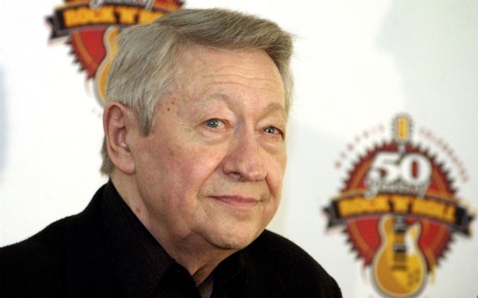 Musician Scotty Moore meets with the press at the 50th Anniversary of Rock 'N Roll Reunion celebration on July 5, 2004 at Sun Studio in Memphis, Tennessee. (Mike Brown/Getty Images)