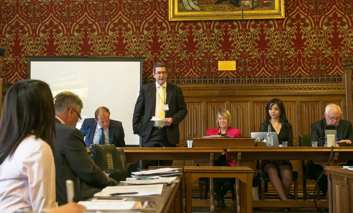(L–R) David Burrowes MP, Commissioner
Benedict Rogers, Vice-Chair of the Commission Fiona Bruce MP, Chair of the Commission
Anastasia Lin, and
The Rt Hon Lord Patten of Barnes, Governor of Hong Kong (1992–1997) Chairman of the Conservative Party (1990–1992) present the new report from the Conservative Party Human Rights Commission entitled 'The Darkest Moment: The Crackdown on Human Rights in China 2013-2016' in the UK Parliament on June 28, 2016. (Roger Luo/Epoch Times)
