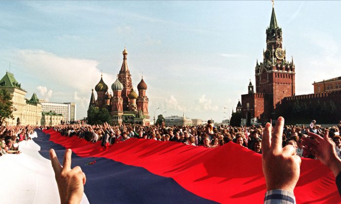 Celebrations in Moscow in August 1991 after the failure of a coup attempt by communist officials to remove reformist Soviet leader Mikhail Gorbachev.  (AFP/EPA/Alain-Pierre Hovasse)