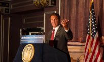 NY Governor’s Ex-top Aide Among 8 Charged in Bribery Case