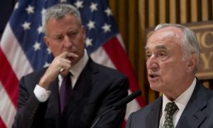 Bill Bratton Says He Won't Remain NYPD Commissioner Past 2017