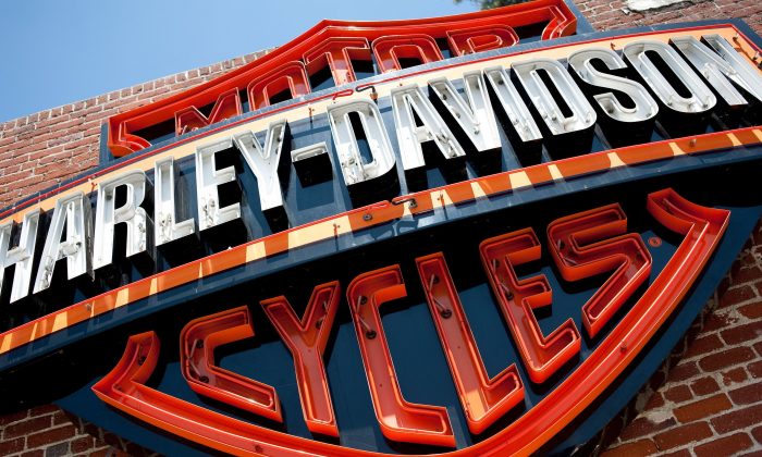 FILE - This Monday, July 16, 2012, photo, shows a sign for Harley-Davidson Motorcycles at the Harley-Davidsonstore in Glendale, Calif.  The U.S. government is investigating complaints from Harley-Davidson riders who say their motorcycle brakes failed without warning, Friday, July 8, 2016. The National Highway Traffic Safety Administration says the investigation covers 430,000 motorcycles with model years between 2008 and 2011.  (AP Photo/Grant Hindsley, File)