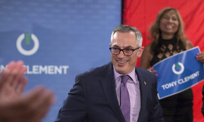 Conservative MP Tony Clement during a rally in Mississauga, Ont., to announce his candidacy for the leadership of the federal Conservative party on July 12, 2016. (The Canadian Press/Chris Young)