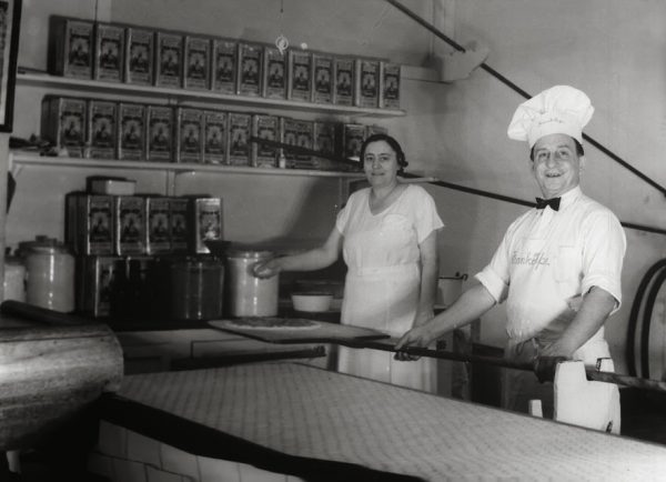 Frank Pepe with his wife Filomena. (Courtesy of Frank Pepe Pizzeria Napoletana)