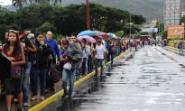 Thousands of Venezuelans Enter Colombia for Food, Medicine