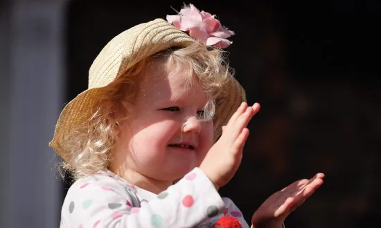 Australian School Bans Clapping, Permits Students to Do ‘Silent Cheers’ Instead