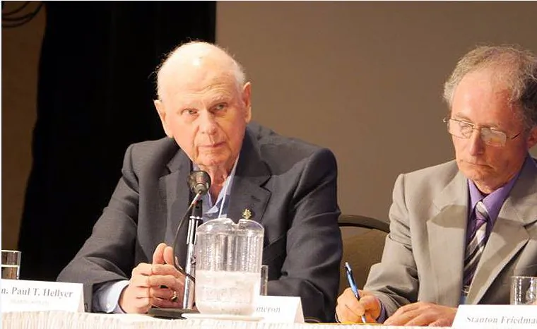 Hon. Paul Hellyer at an unidentified aerial phenomena (UAP) disclosure hearing in Brantford, Canada, on June 25, 2016. (Courtesy of Zland Communications)