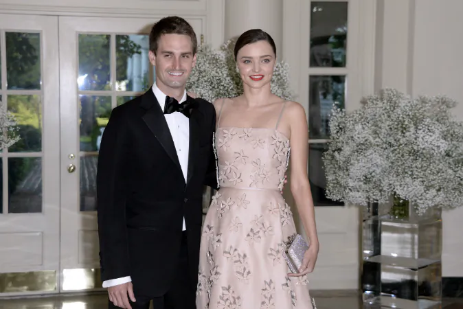 Miranda Kerr and her Snapchat CEO boyfriend, Evan Spiegel arrive at the state dinner in honor of President of Finland and the Prime Ministers of Norway, Sweden, Denmark and Iceland at the White House in Washington on May 13, 2016. (OLIVIER DOULIERY/AFP/Getty Images)