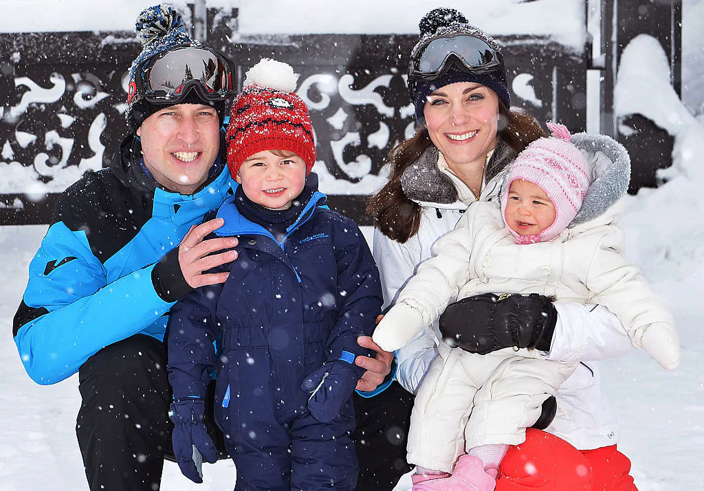 FRENCH ALPS, FRANCE - MARCH 3: (NEWS EDITORIAL USE ONLY. NO COMMERCIAL USE.  NO MERCHANDISING) (Alternate crop of #514133584) Catherine, Duchess of Cambridge and Prince William, Duke of Cambridge, with their children, Princess Charlotte and Prince George, enjoy a short private skiing break on March 3, 2016 in the French Alps, France. (Photo by John Stillwell - WPA Pool/Getty Images)

(TERMS OF RELEASE - News editorial use only - it being acknowledged that news editorial use includes newspapers, newspaper supplements, editorial websites, books, broadcast news media and magazines, but not (by way of example) calendars or posters.)