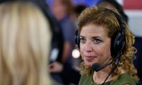 Debbie Wasserman Schultz Booed at Florida Delegate Breakfast