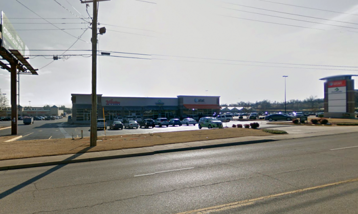Larry's Pizza iin Jonesboro, Arkansas (Google Street View)