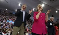 Clinton and Team Kick Off Bus Tour to Swing States