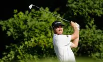Walker Holds First Round PGA Lead at Baltusrol