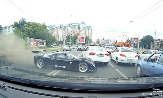 Video: Rare Ultima GTR Supercar Spotted Swerving into Traffic in Russia